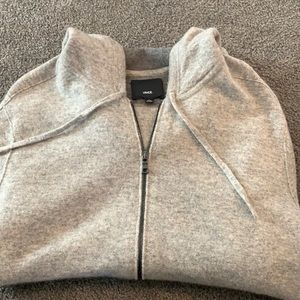 Men’s zip up hooded sweater